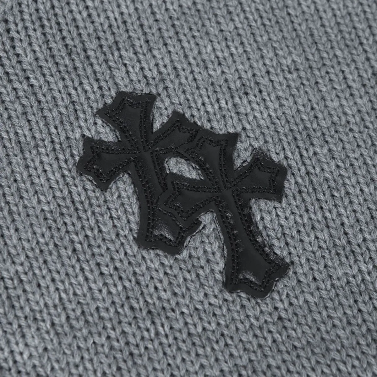 P188 💰 Chrome Hearts CH Chrome Hearts Patch Cross Distressed Knitted Sweater Pullover. The popular style is the same for men and women. It is matched with black and white. It looks great in real life. It looks good on the upper body. It looks good in daily wear. It is even more photogenic. It’s hard not to buy it. Buy it for me!!! Believe me, no one can refuse such a machine-length Chrome Hearts jacket. The version has been expanded based on the old version. The upper body is loose and stylish, and the hem is expanded to a casual design. Fat people look extremely slim, thin people have limited height and high-end. Ten thousand yuan ZP printing, 1:1 perfect restoration, looks good when worn alone or stacked, can be easily controlled by both men and women. If you care more about quality, you must also respect the price. It is completely different from the thin see-through bottoms and junk products on the market that pill when worn. If the style makes you shine at a glance, then quality is what you should pay more attention to. Compared with price, we focus on quality. Customers who have received my products all know it. ️️️ Sweaters on the market are generally made of core-spun yarn. We use Modal. Compared with core-spun yarn, the advantages are very intuitive: high cost, high price, high density, relatively expensive for developers, and let us make a lot less money. In addition, it is delicate, no scum, anti-pilling, and high-end. We are conscientious sellers and do not use core-spun yarn. Apart from being cheap, core-spun yarn is really useless. It shrinks, pills, and hooks people. He is proficient in everything. Color: Picture color Size: S-M-L-XL Length Shoulder Width Bust Sleeve Length 64cm 42cm 52cm 51cm 66cm 44cm 54cm 52cm 68cm 46cm 56cm 53cm 70cm 48cm 58cm 54cm